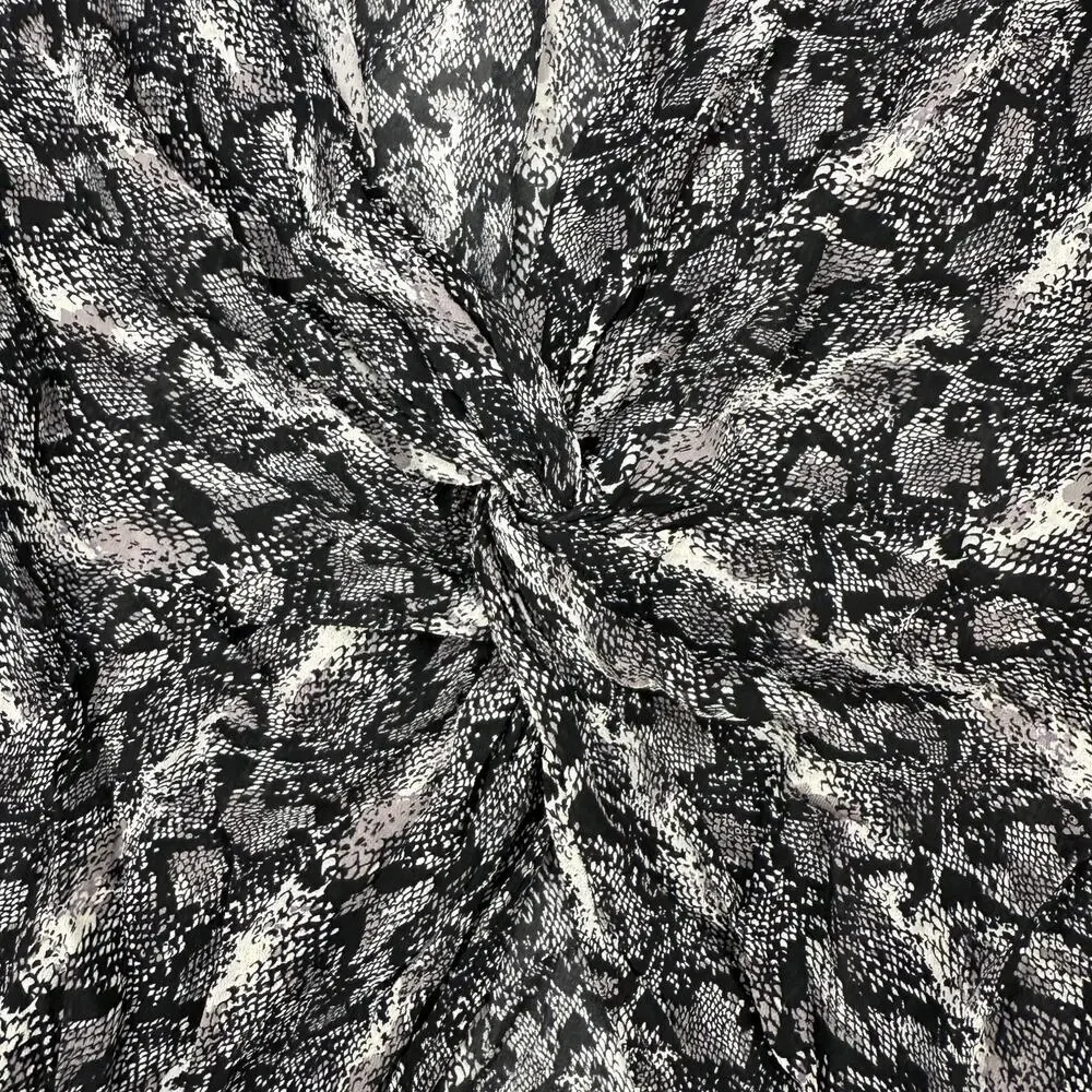 VELVET By Graham & Spencer Snakeskin V Neck Knot Front Blouse Sz Small - Picture 4 of 5